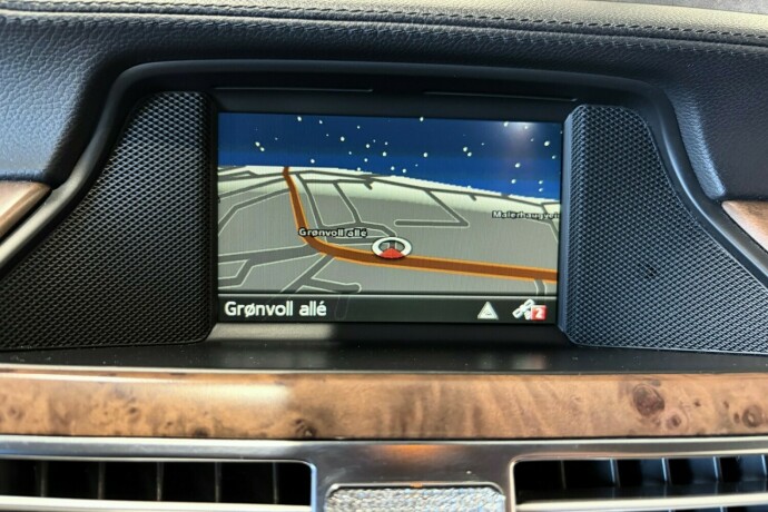 mercedes-benz-cls-diesel-2012-big-15