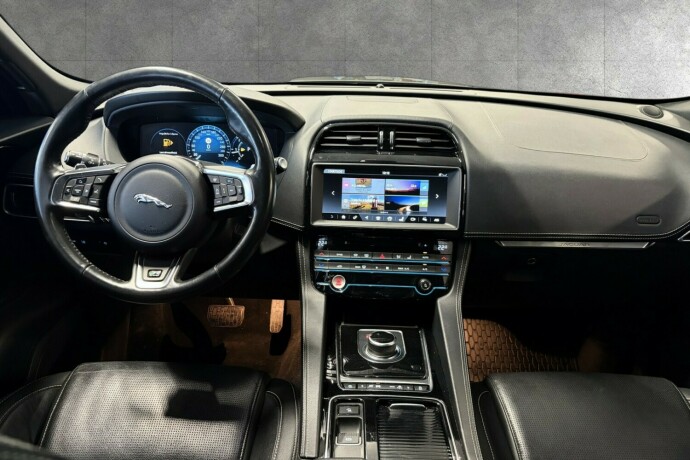 jaguar-f-pace-diesel-2018-big-11