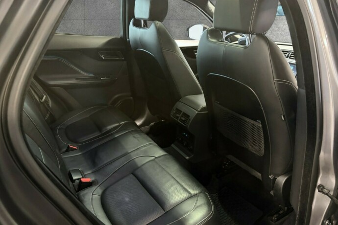 jaguar-f-pace-diesel-2018-big-28