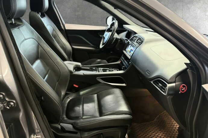 jaguar-f-pace-diesel-2018-big-30