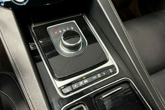 jaguar-f-pace-diesel-2018-big-16