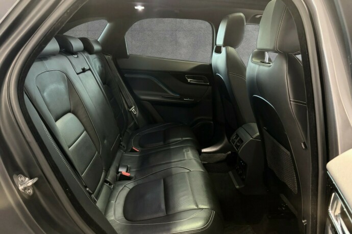 jaguar-f-pace-diesel-2018-big-27