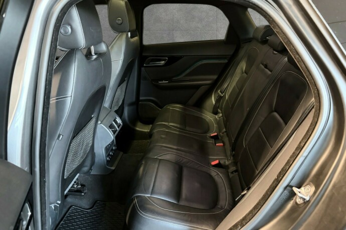 jaguar-f-pace-diesel-2018-big-25