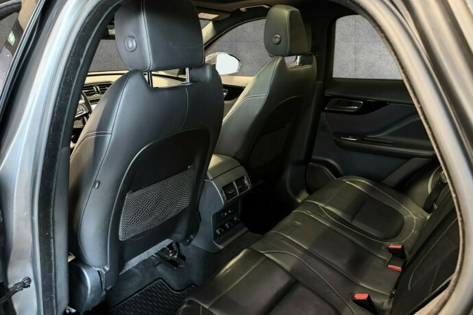 jaguar-f-pace-diesel-2018-big-26