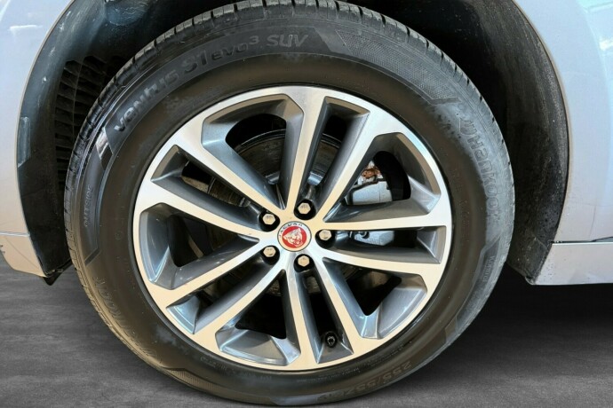 jaguar-f-pace-diesel-2018-big-34