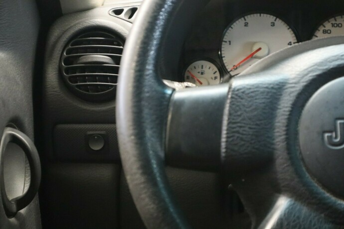 jeep-cherokee-diesel-2002-big-16