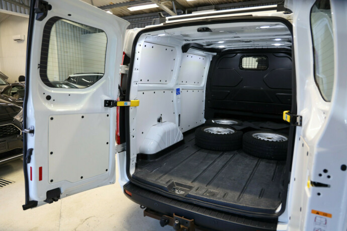 ford-transit-custom-diesel-2020-big-13