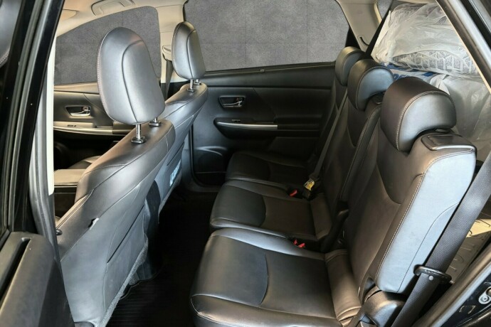 toyota-prius-elektrisitetbensin-2017-big-20