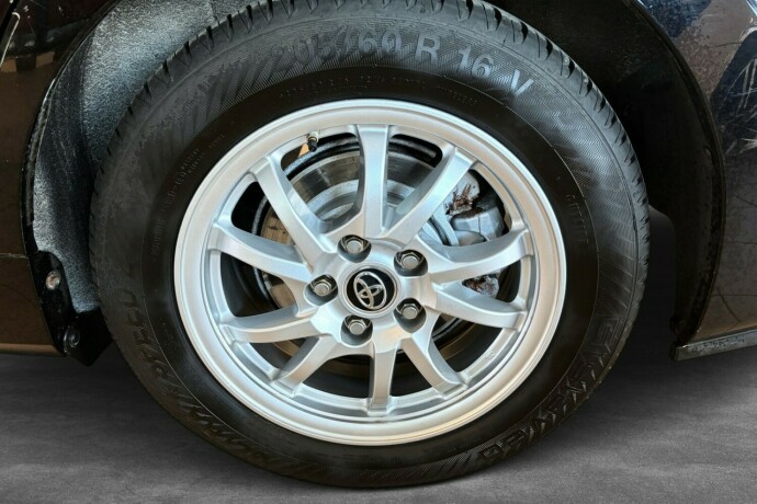 toyota-prius-elektrisitetbensin-2017-big-26