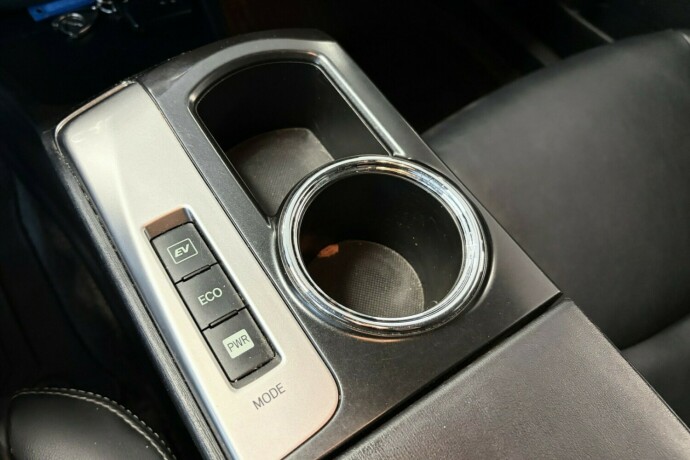 toyota-prius-elektrisitetbensin-2017-big-17