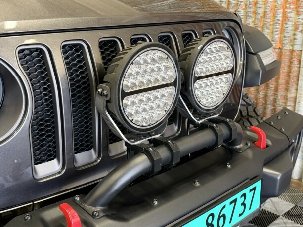 jeep-wrangler-diesel-2019-big-8