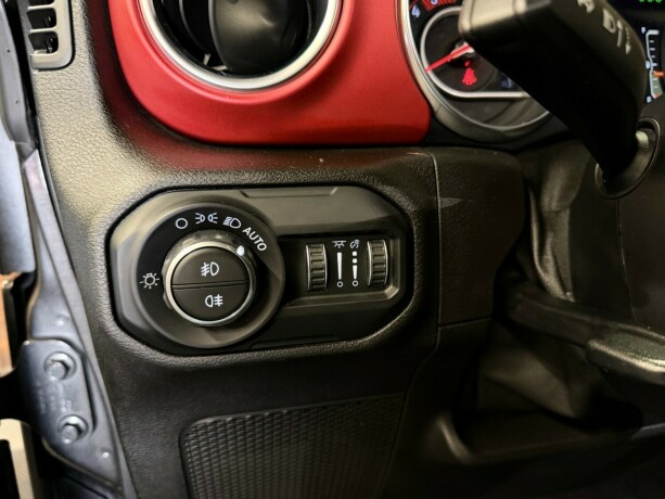 jeep-wrangler-diesel-2019-big-30