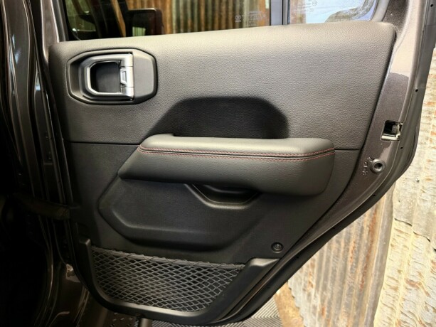 jeep-wrangler-diesel-2019-big-43