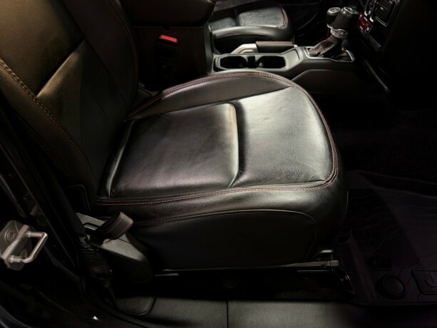 jeep-wrangler-diesel-2019-big-36