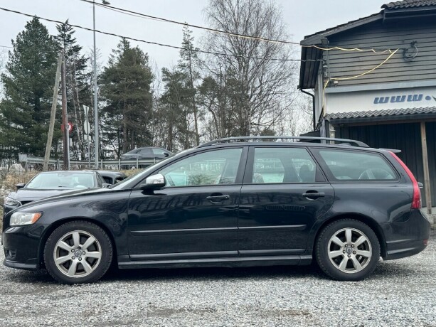 volvo-v50-diesel-2008-big-3