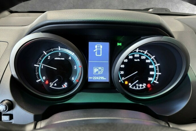 toyota-land-cruiser-diesel-2012-big-23