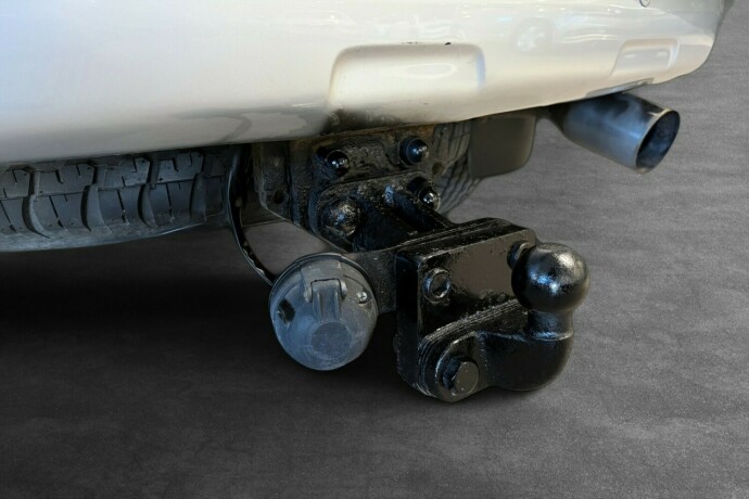 toyota-land-cruiser-diesel-2012-big-30