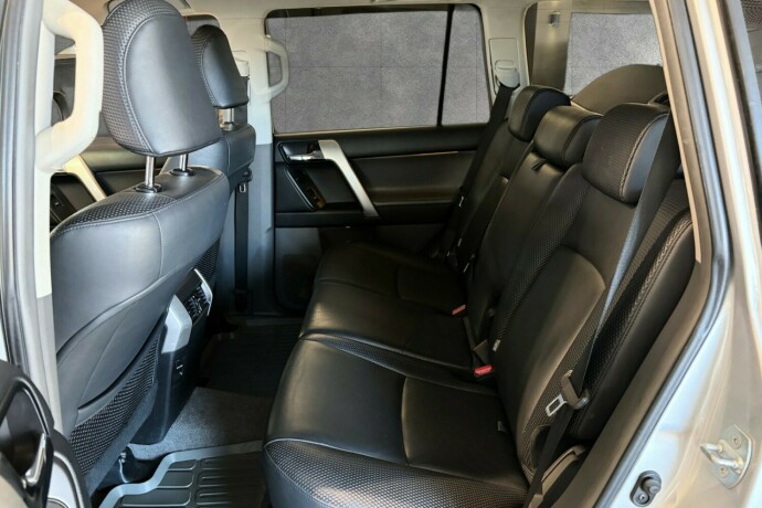 toyota-land-cruiser-diesel-2012-big-15