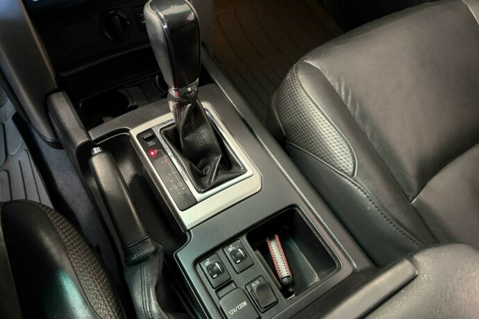 toyota-land-cruiser-diesel-2012-big-28