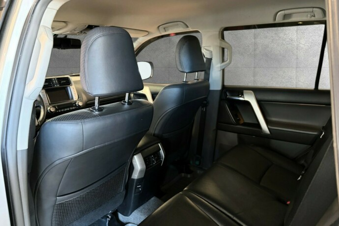 toyota-land-cruiser-diesel-2012-big-13