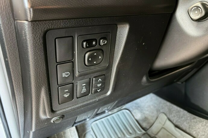 toyota-land-cruiser-diesel-2012-big-26