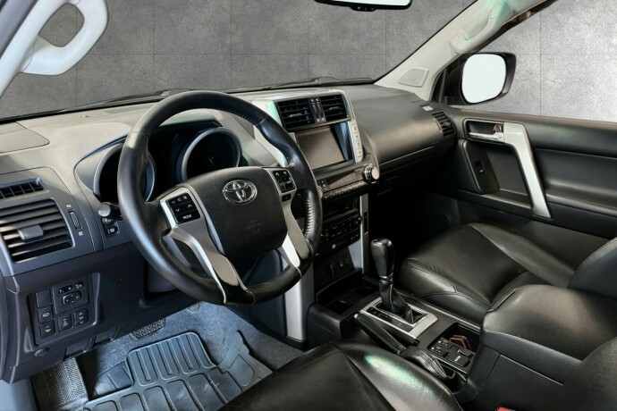 toyota-land-cruiser-diesel-2012-big-11