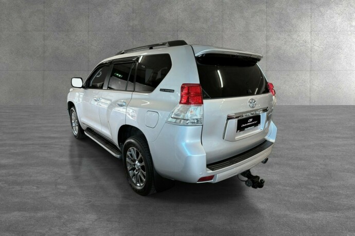 toyota-land-cruiser-diesel-2012-big-6