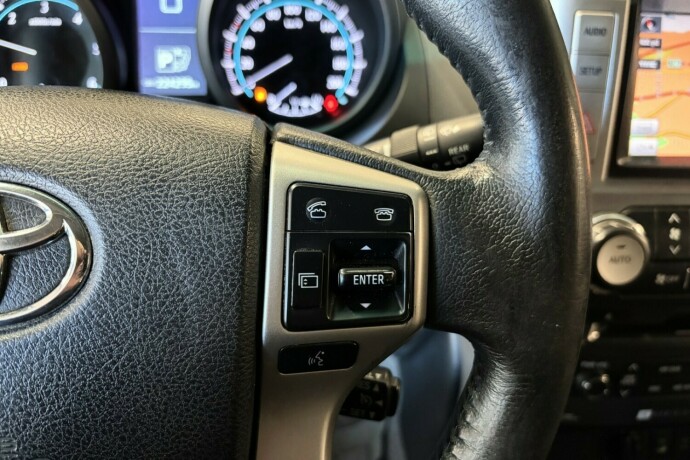 toyota-land-cruiser-diesel-2012-big-24