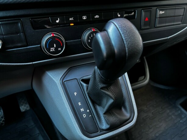 volkswagen-transporter-diesel-2021-big-10