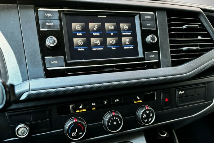 volkswagen-transporter-diesel-2021-big-21