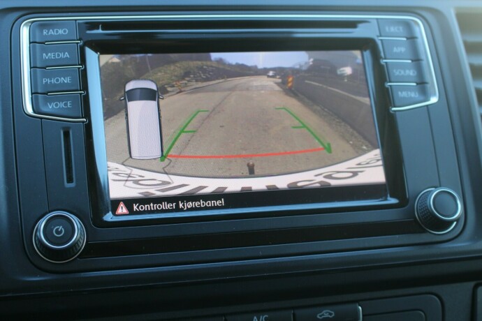 volkswagen-transporter-diesel-2018-big-13