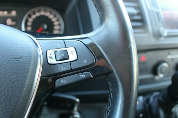 volkswagen-transporter-diesel-2018-big-11