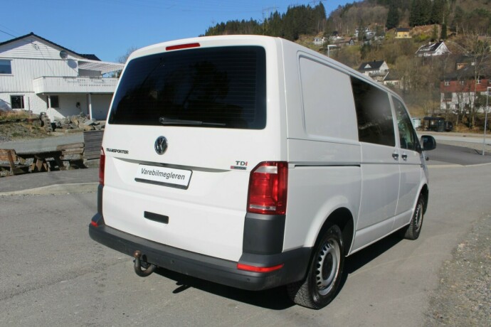 volkswagen-transporter-diesel-2018-big-3