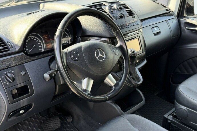 mercedes-benz-viano-diesel-2011-big-6
