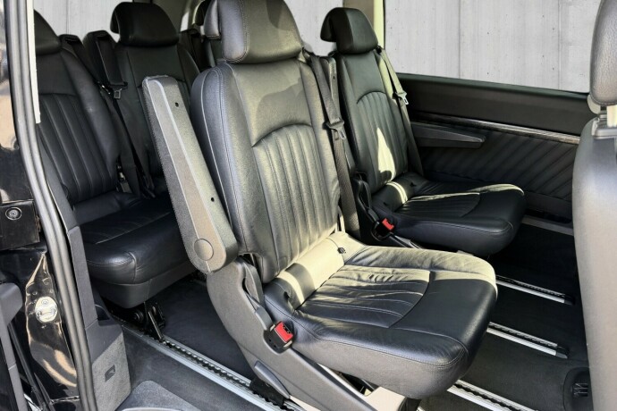 mercedes-benz-viano-diesel-2011-big-13