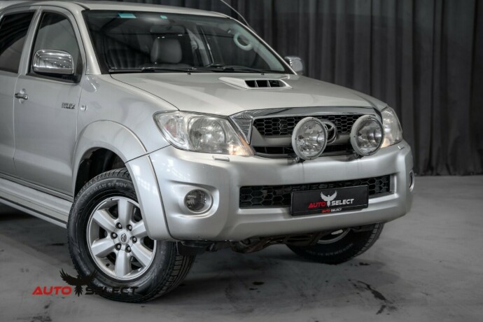 toyota-hilux-diesel-2010-big-1