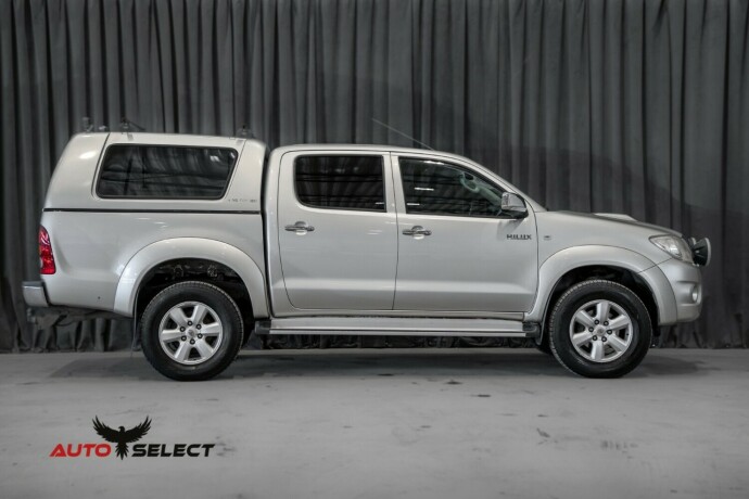 toyota-hilux-diesel-2010-big-11