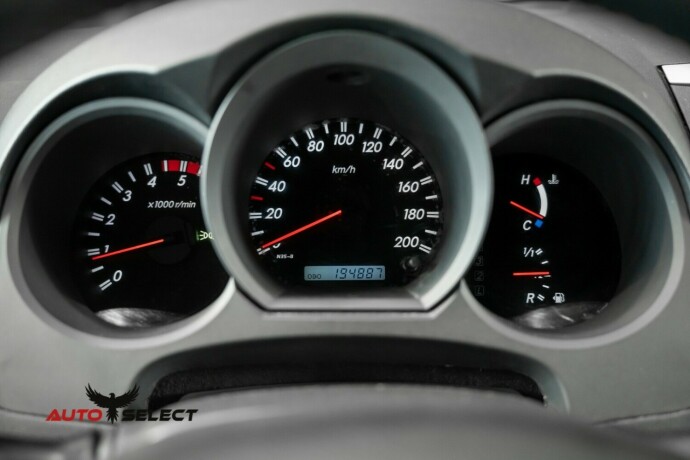 toyota-hilux-diesel-2010-big-27