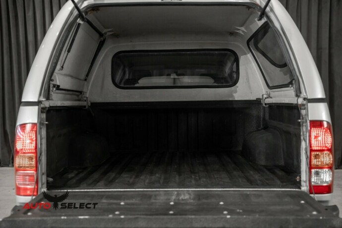 toyota-hilux-diesel-2010-big-9