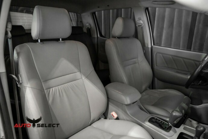 toyota-hilux-diesel-2010-big-18