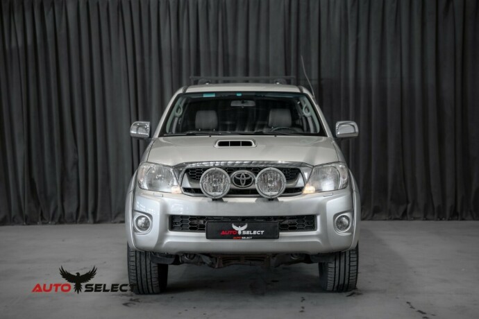 toyota-hilux-diesel-2010-big-4