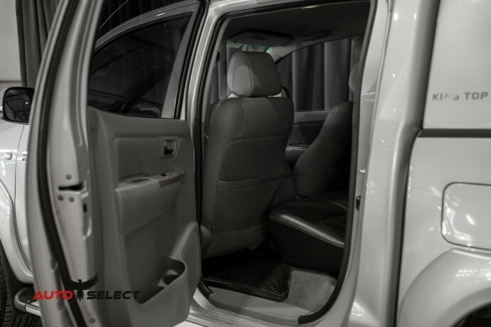 toyota-hilux-diesel-2010-big-14