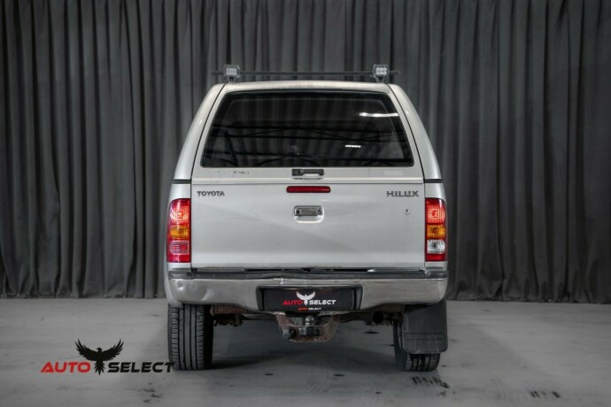 toyota-hilux-diesel-2010-big-8