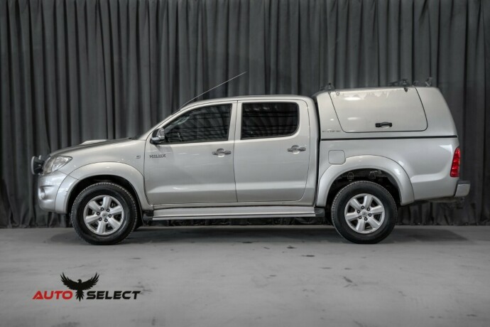 toyota-hilux-diesel-2010-big-7