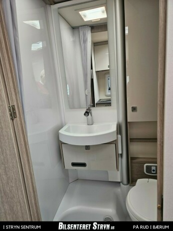 burstner-lineo-t-690-diesel-2024-big-19