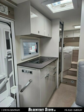 burstner-lineo-t-690-diesel-2024-big-18