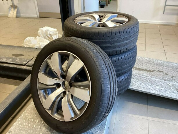 peugeot-2008-diesel-2013-big-49