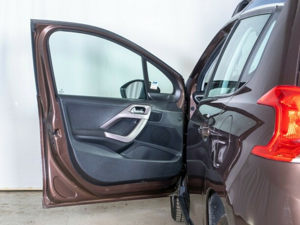 peugeot-2008-diesel-2013-big-20