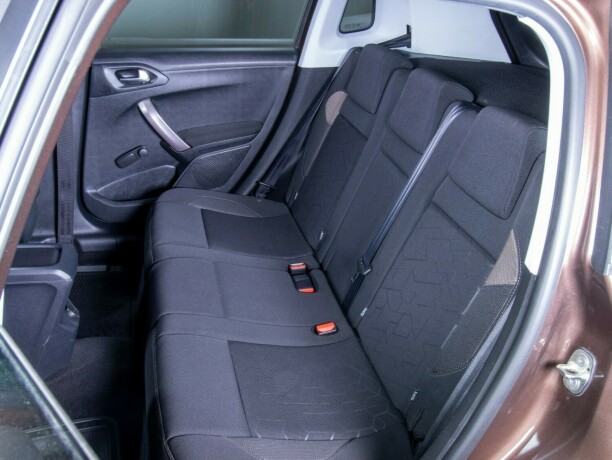 peugeot-2008-diesel-2013-big-42