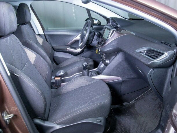 peugeot-2008-diesel-2013-big-45